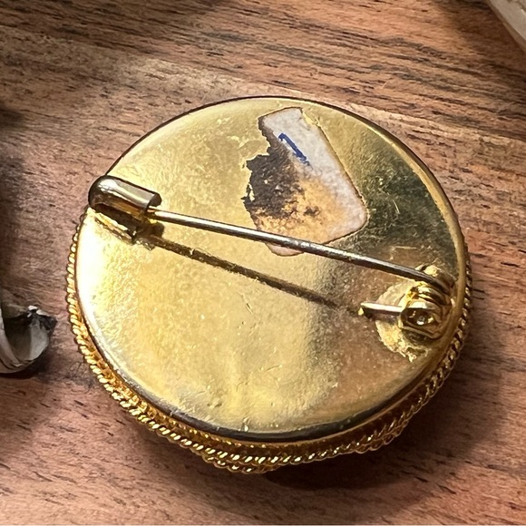 Italian Floral Micro Mosaic Brooch Pin Yellow Purple Blue Glass Art Gold 1 1/4” - Picture 4 of 7